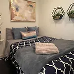 Queen 2Br With Free Parking, Near Cn Tower