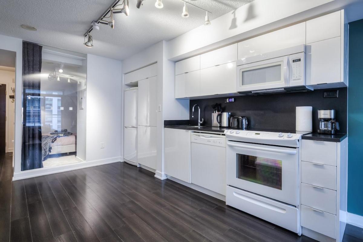 Apartment Queen 2br With Free Parking, Near Cn Tower *