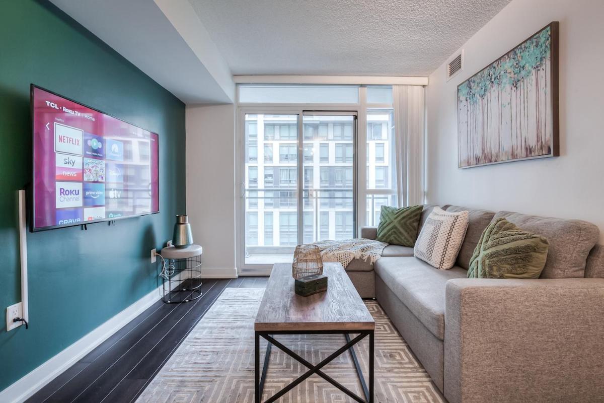 Queen 2br With Free Parking, Near Cn Tower