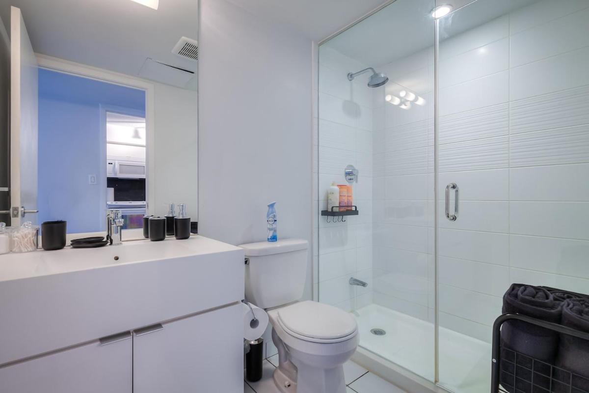 Apartment Queen 2br With Free Parking, Near Cn Tower