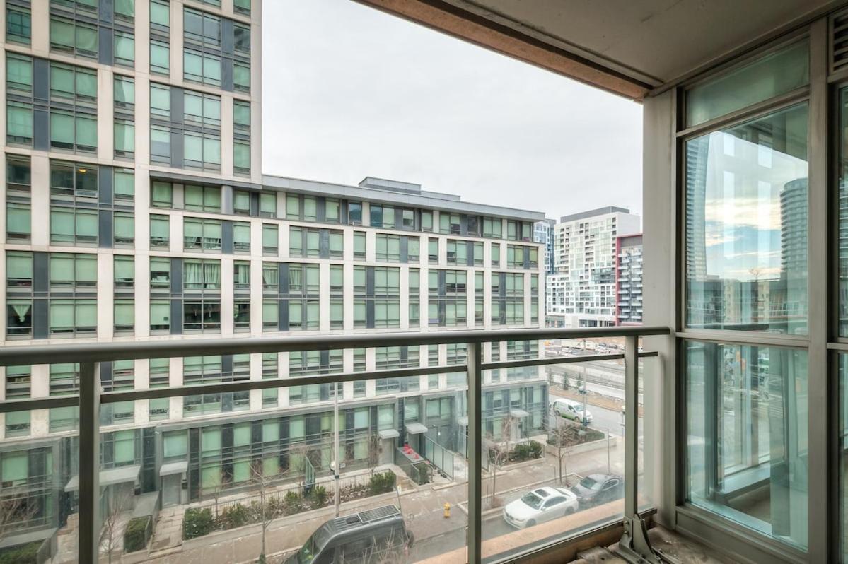 Queen 2br With Free Parking, Near Cn Tower * Toronto